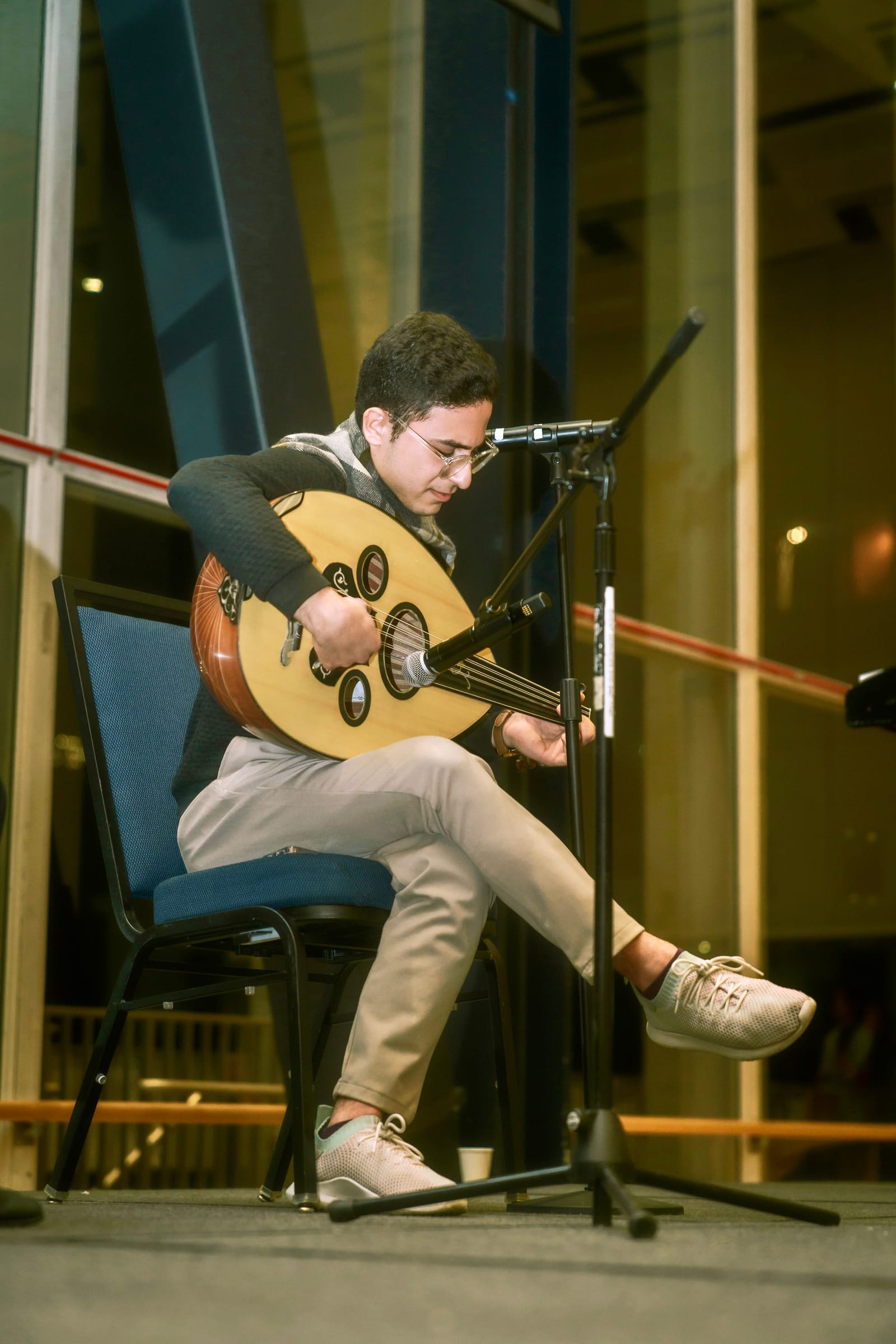 Solo oud session